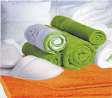 Cama, mesa e banho em Volta Redonda